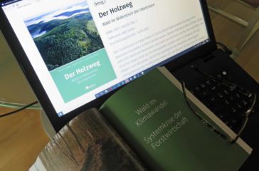 holzweg_titel Holzweg-screenshot mit buch